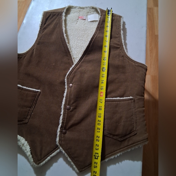 Levi's Brown Corduroy Vest with Cream Lining - Picture 4 of 9
